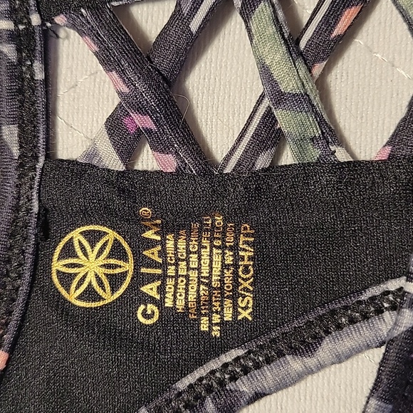 Ladies 2 PC tank top & leggings set - Picture 11 of 12